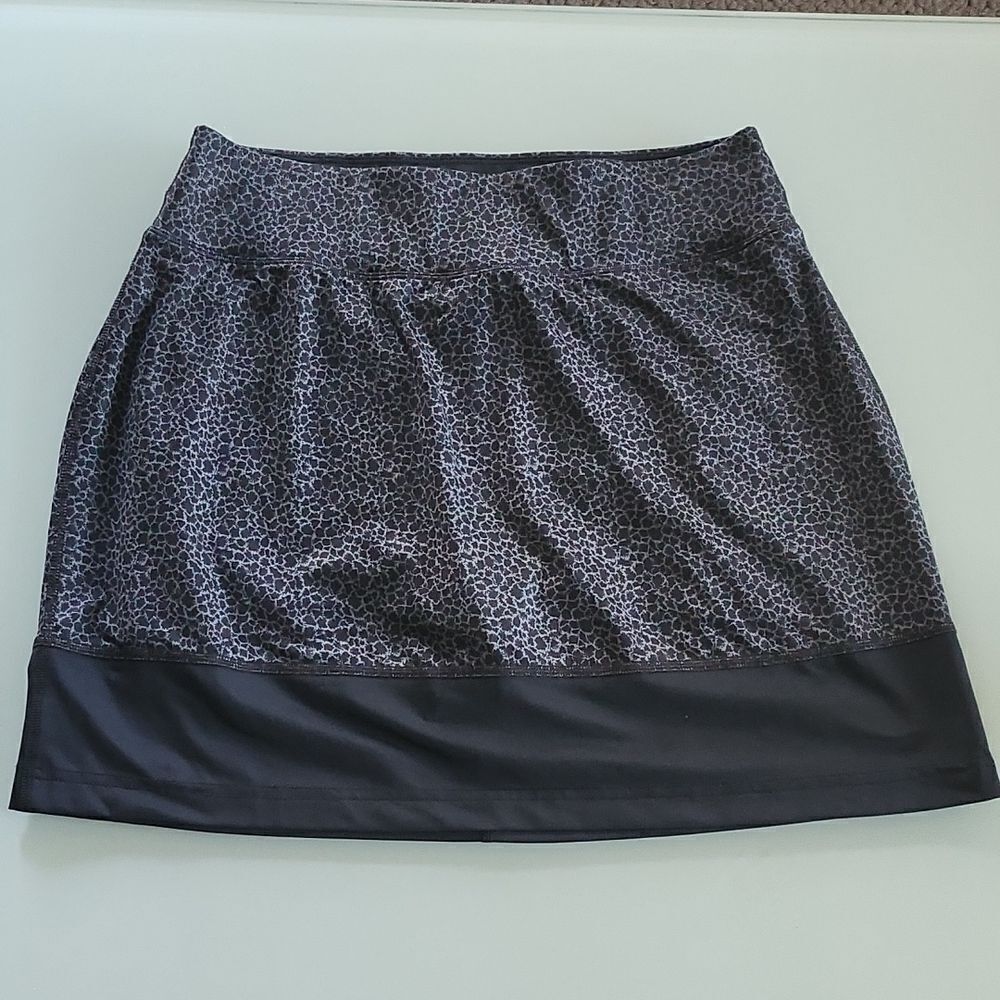 Columbia Sporty Chic Animal Print Adventurewear Gorpcore Skort Size Medium - Picture 1 of 6